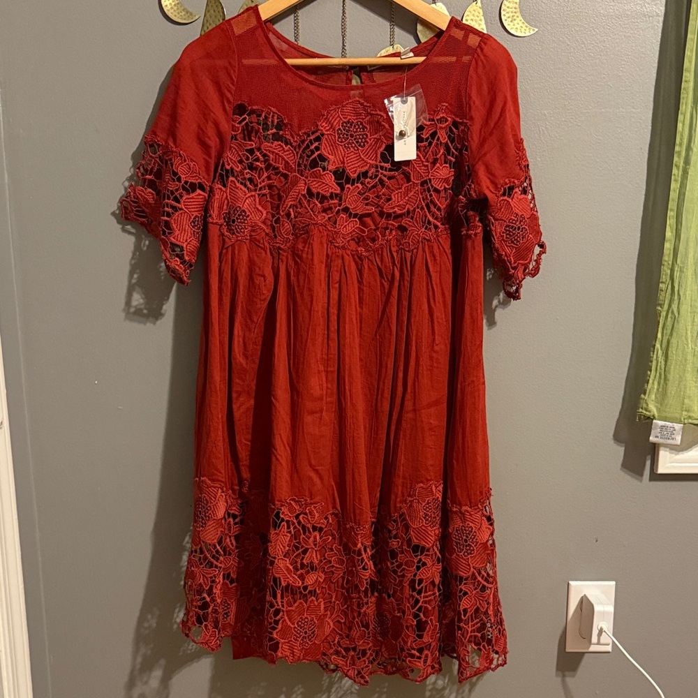 Anthropologie Red Lace Floral Dress size 8 NWT Slip
